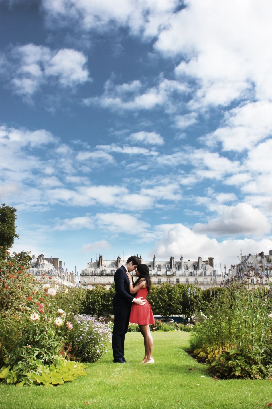 Wedding picture in Paris.